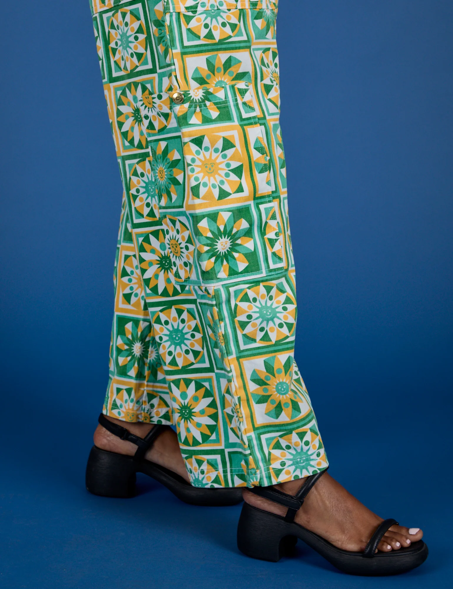 Drop Pocket Cargo Pants - Spring Quilt Print - Image 14
