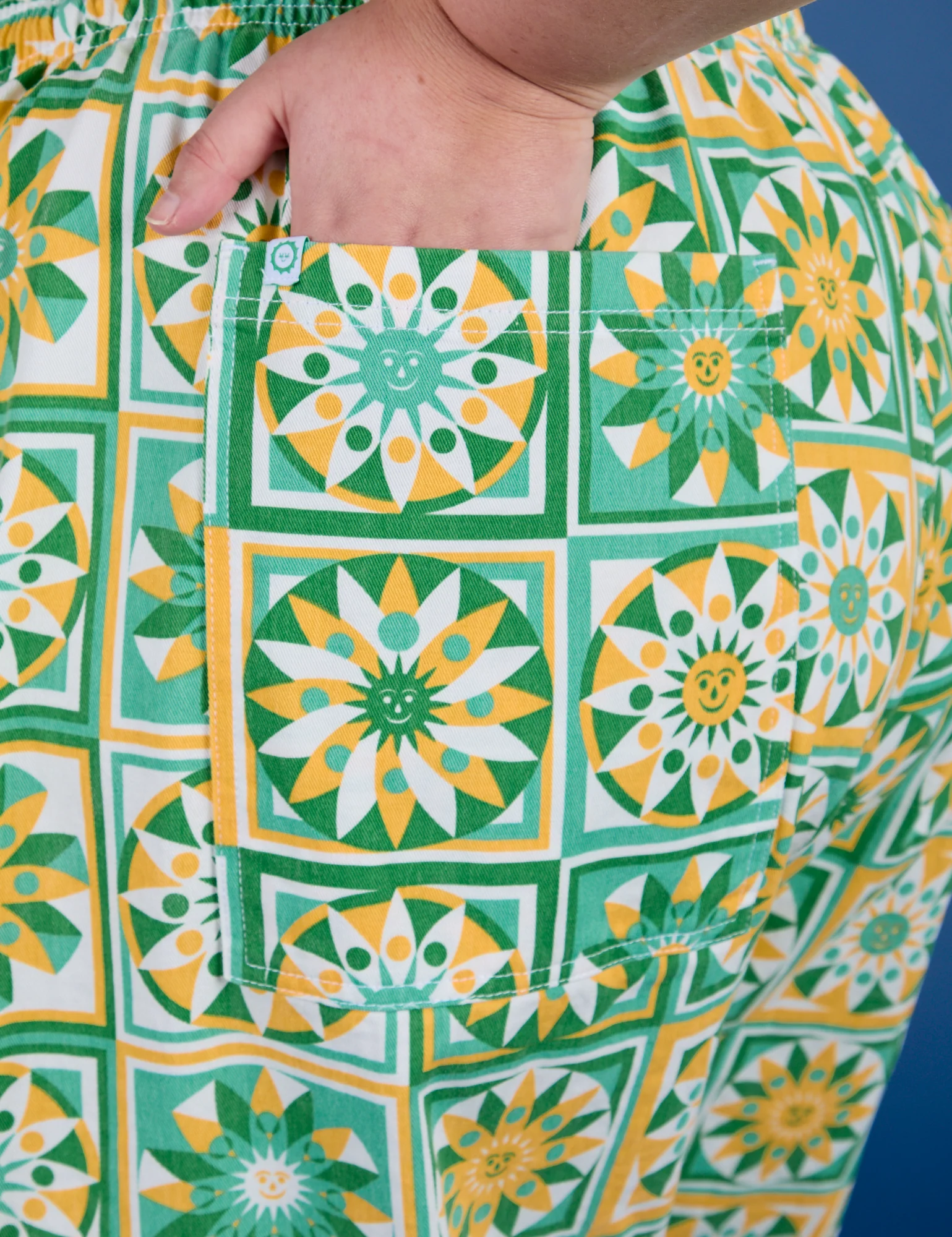 Drop Pocket Cargo Pants - Spring Quilt Print - Image 7