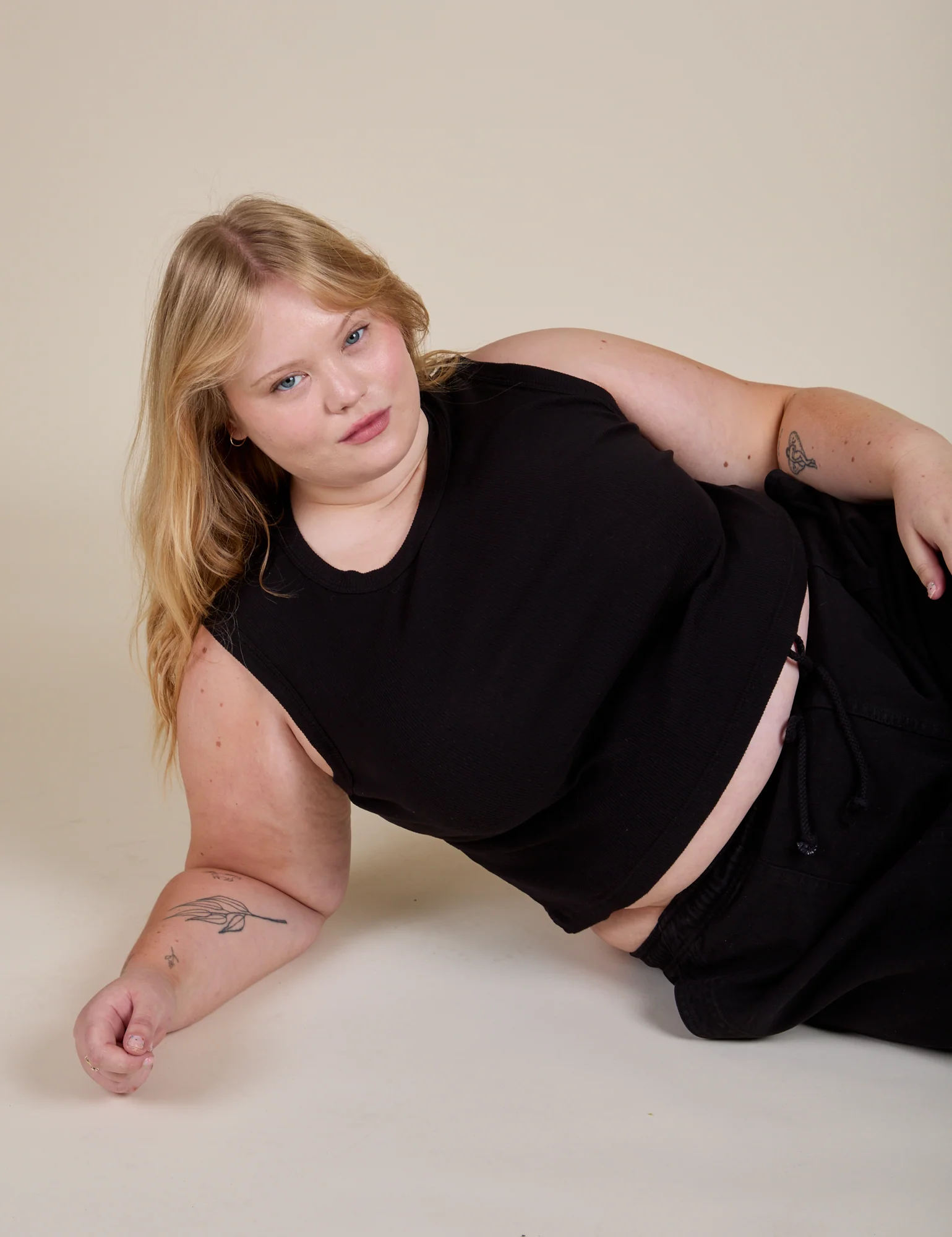 Muscle Tee - Basic Black - Image 9