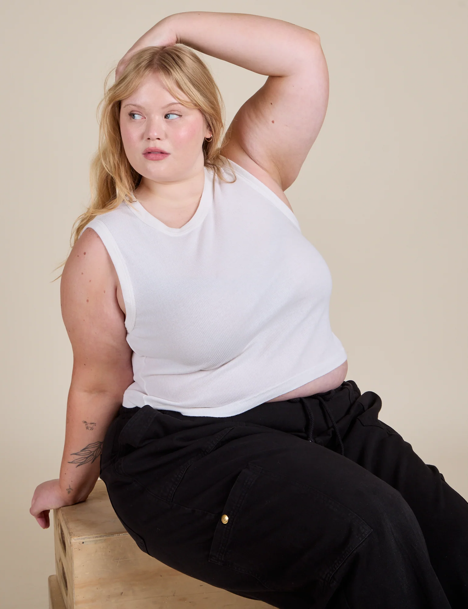 Muscle Tee - Vintage Tee White - Image 15