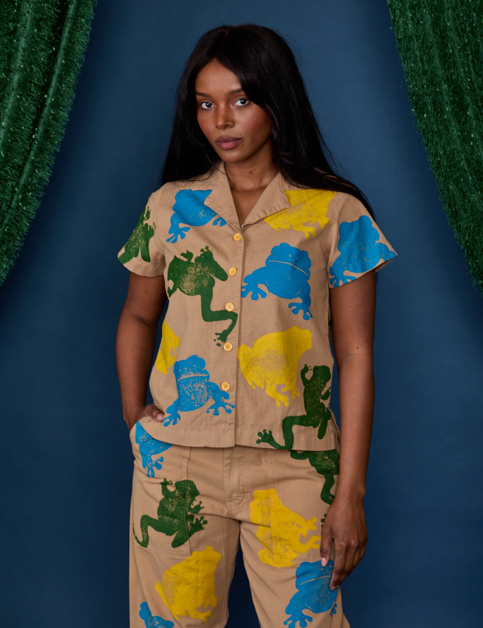Paintstamped Pantry Button-Up - Froggy - Image 14
