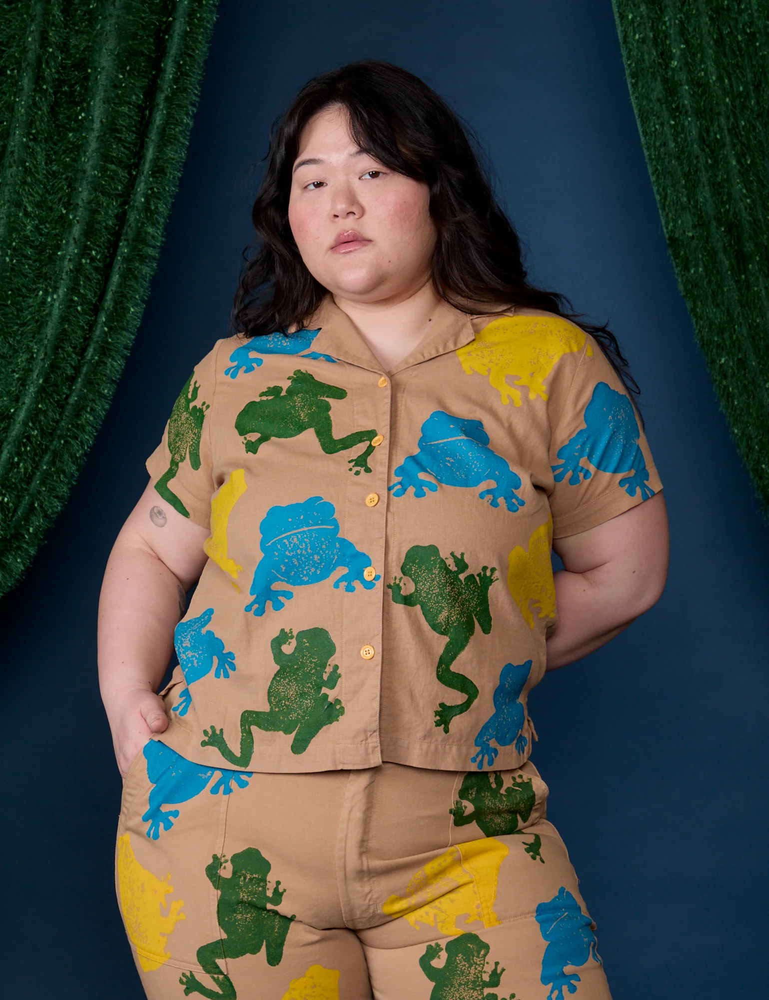 Paintstamped Pantry Button-Up - Froggy - Image 8