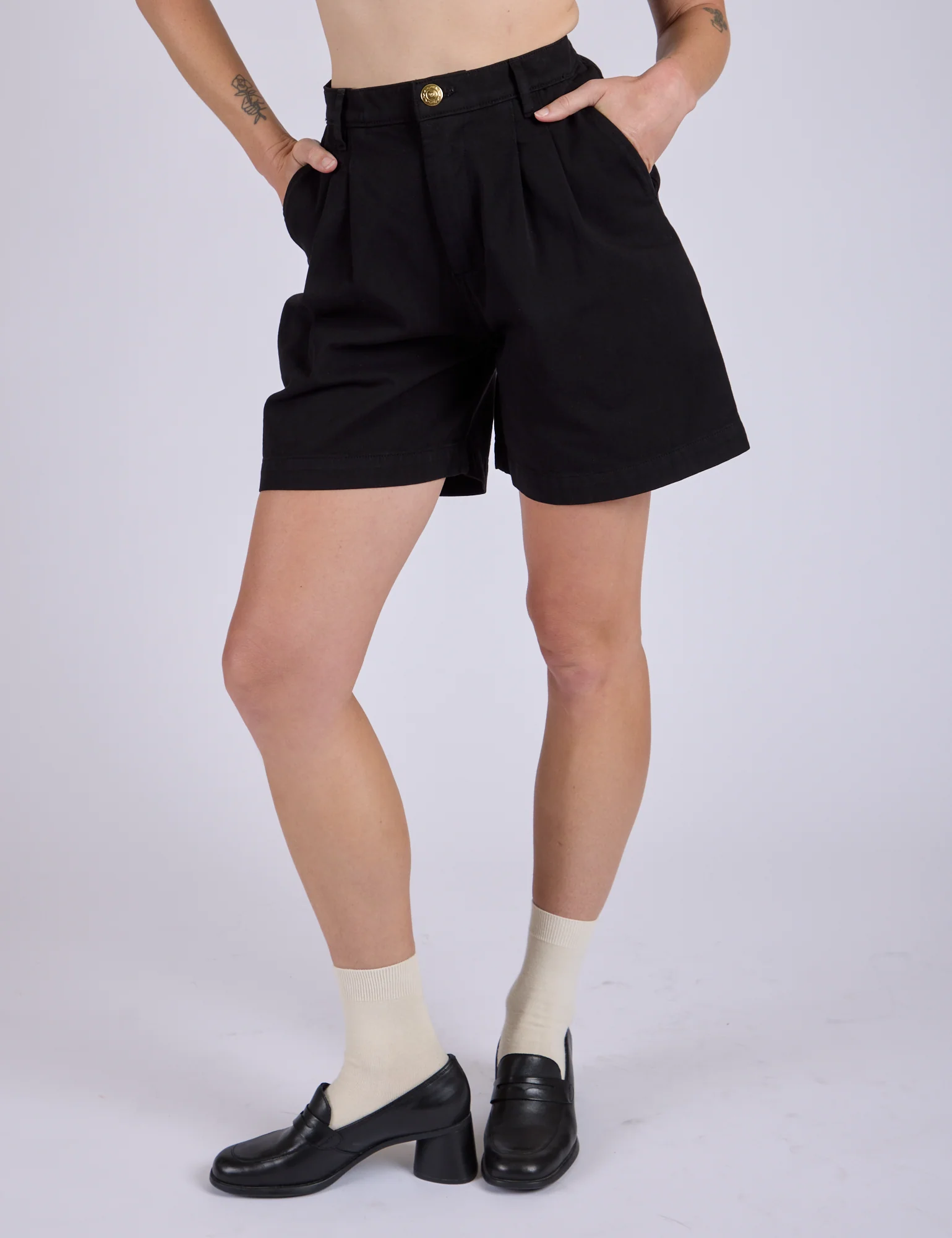 Pleated Trouser Shorts - Basic Black - Image 16