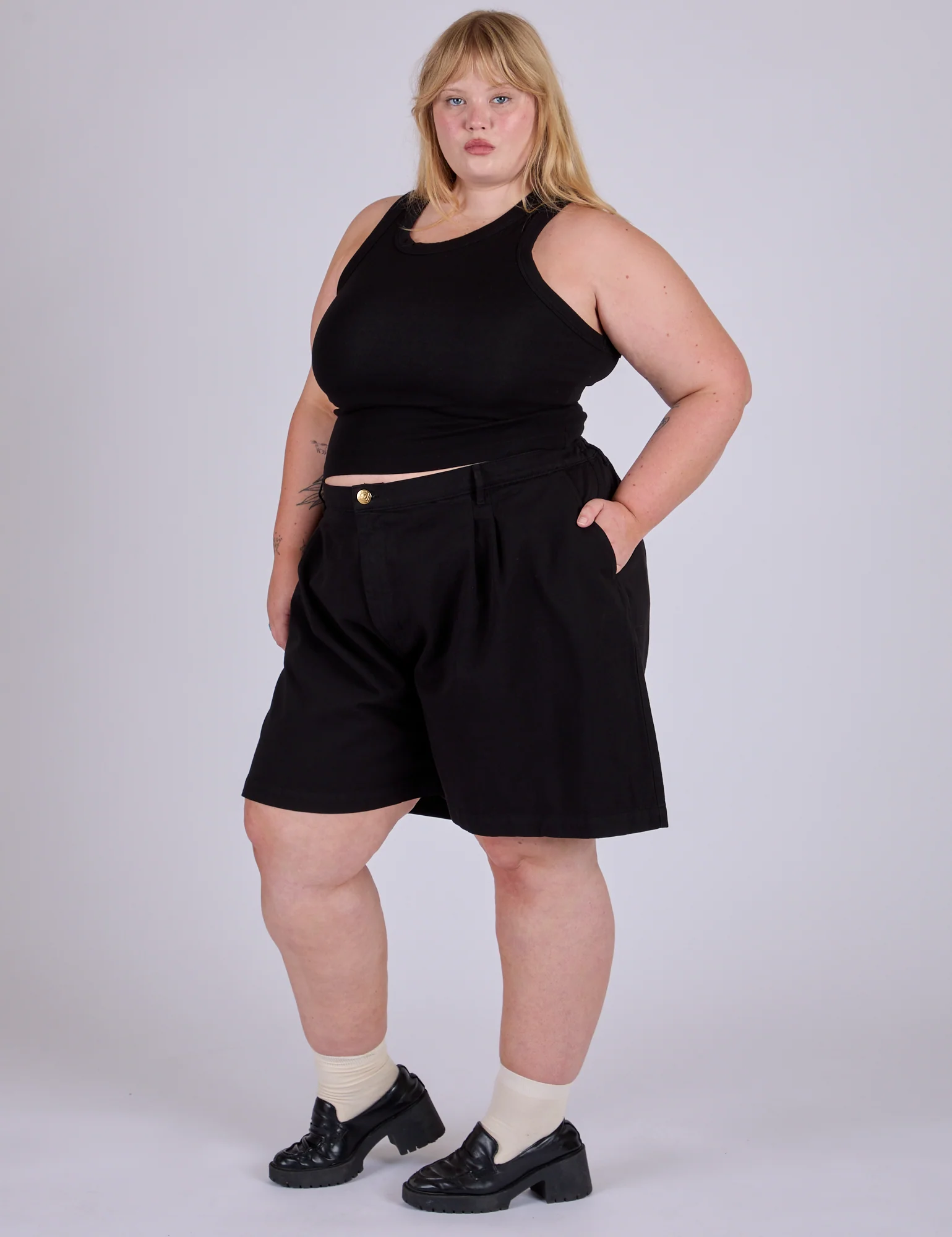 Pleated Trouser Shorts - Basic Black - Image 5