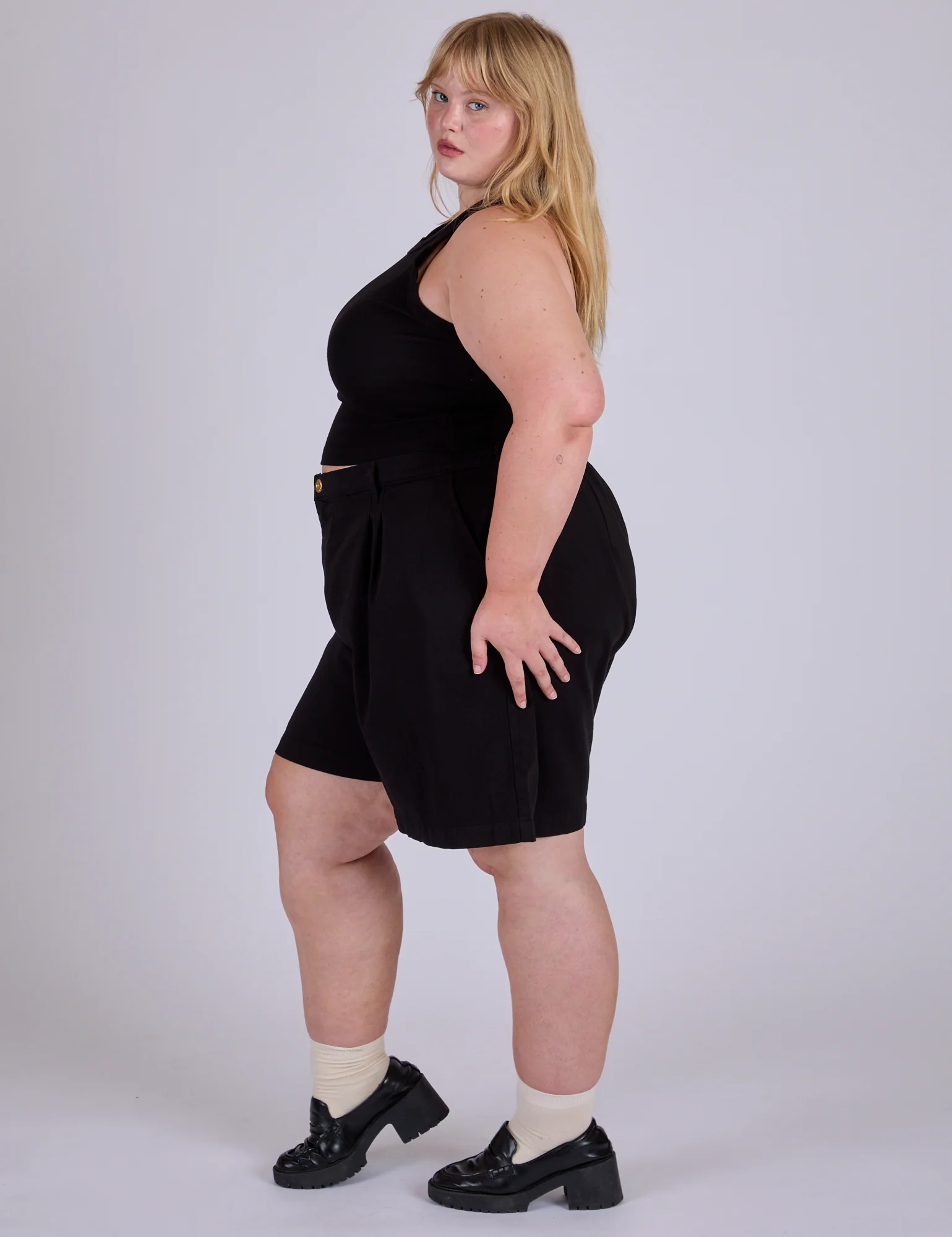 Pleated Trouser Shorts - Basic Black - Image 6